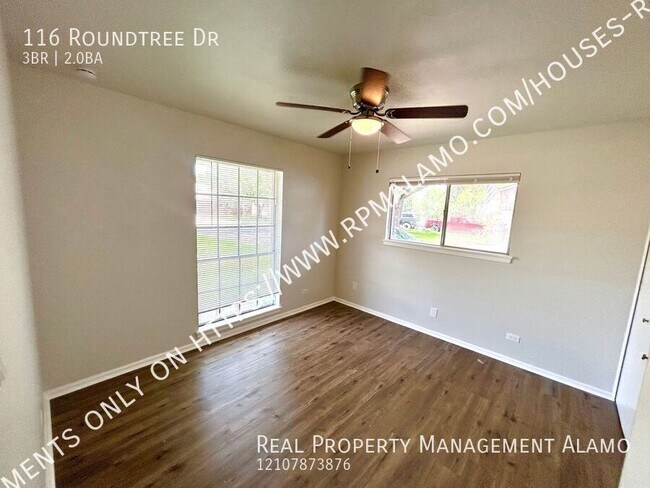 Building Photo - 116 Roundtree Dr-