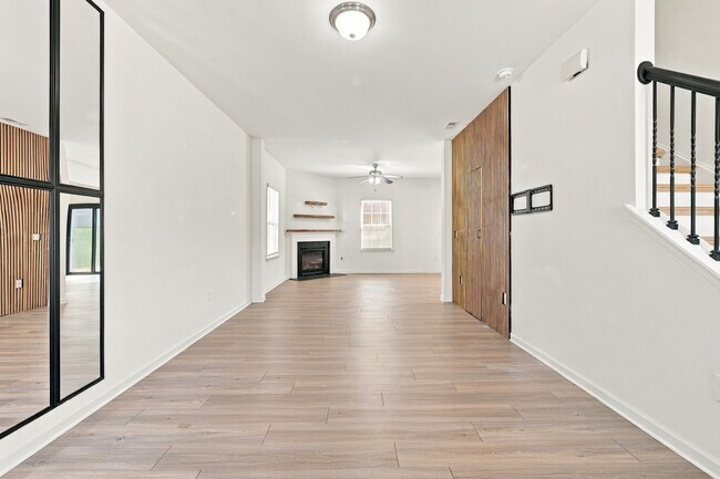 Building Photo - 129 Zulabelle Ct