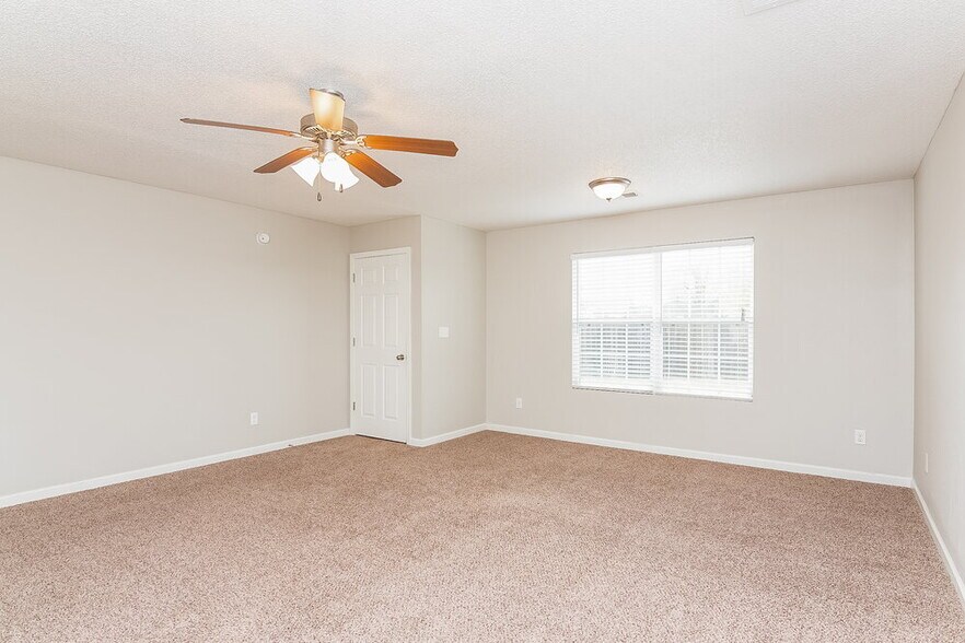 Building Photo - 10892 Blake Cir
