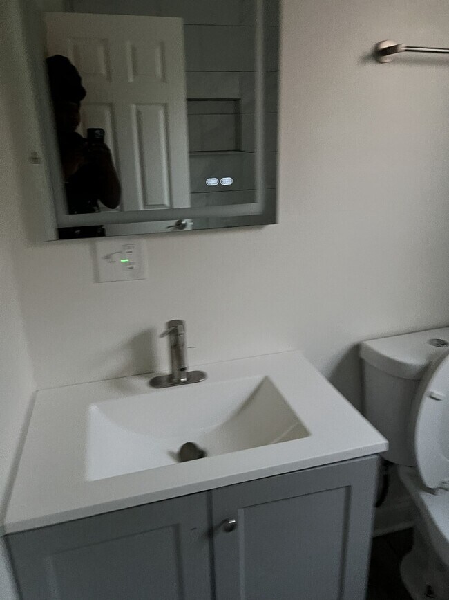 Building Photo - Charming 3-Bedroom Home | Updated Kitchen | Shared Laundry