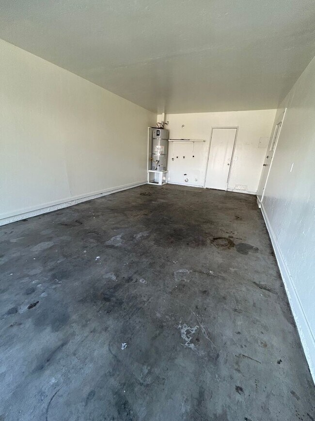 Building Photo - 1110 W Chestnut St