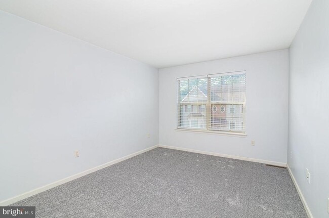 Building Photo - 6315 Creekbend Dr
