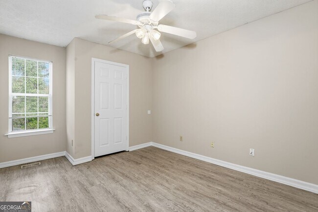 Building Photo - 1015 Plantation Way