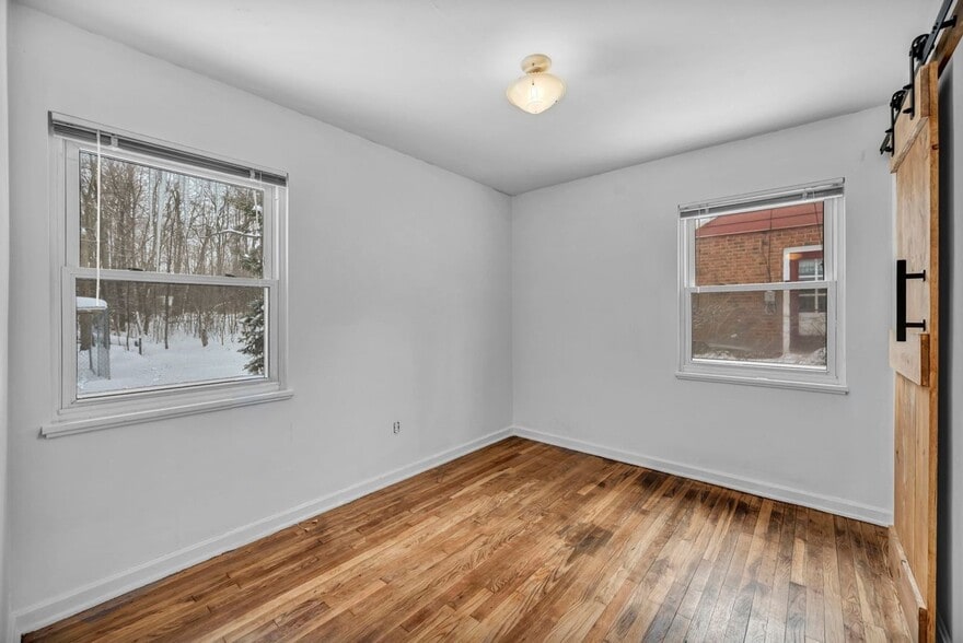 Building Photo - 6606 Ridgeview Rd