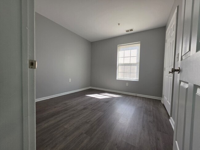 Building Photo - 343 N Tatnall St
