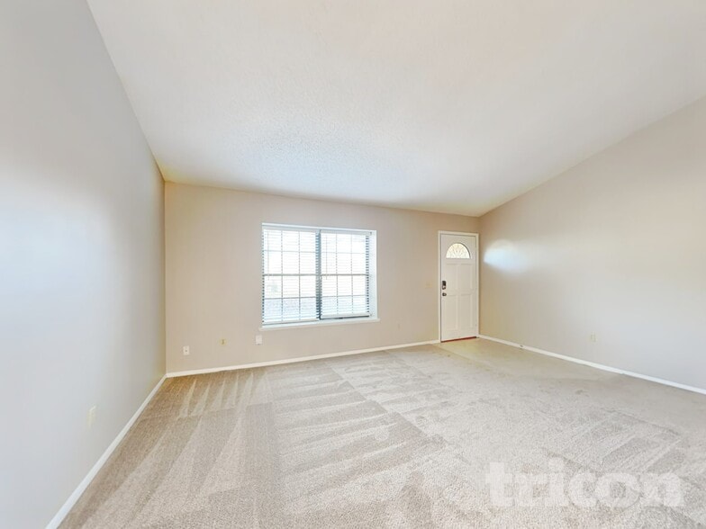 Building Photo - 7943 Longshadow Ct