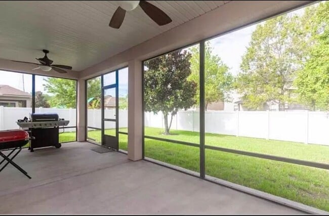 Building Photo - 12152 Hazelmoor Ct