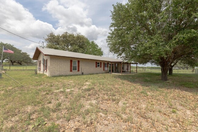 Building Photo - 865 Verdi Rd