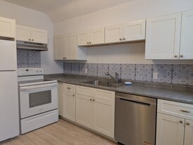 Building Photo - 315 US-5