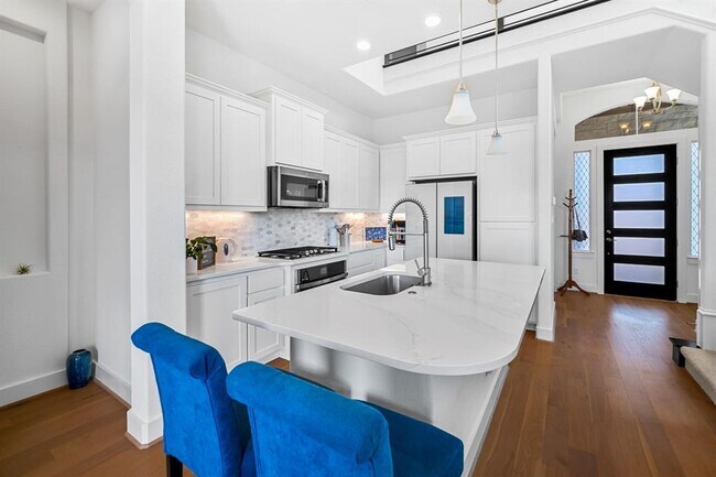 Building Photo - 303 Cartwheel Bend