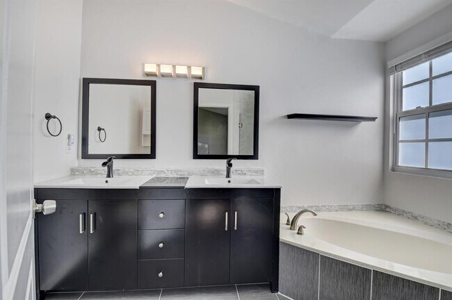 Building Photo - 9525 Boca River Cir