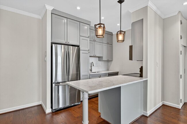Building Photo - Available Now! Beautiful 1 Bedroom Off U S...
