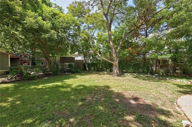 Building Photo - 1604 S Main St