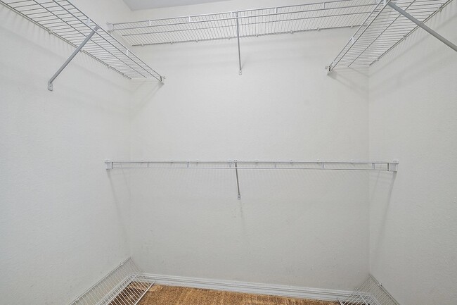 Building Photo - 2803 Sarento Pl
