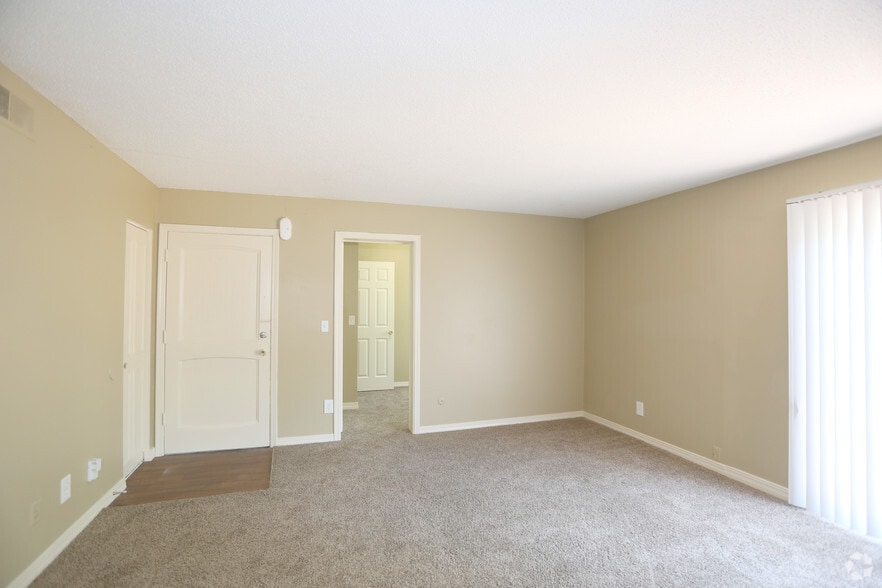 Interior Photo - Sheridan Crossing