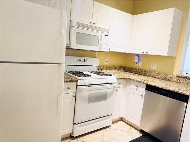 Building Photo - 2721 Via Murano