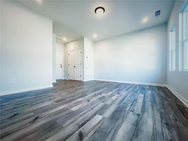 Building Photo - 2678 Whistler Wy NE