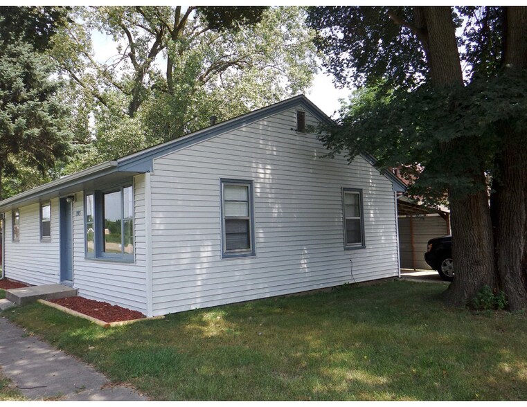 Side view - 1903 N Central Ave