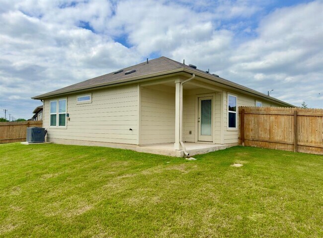 Building Photo - 413 Abbey Ln