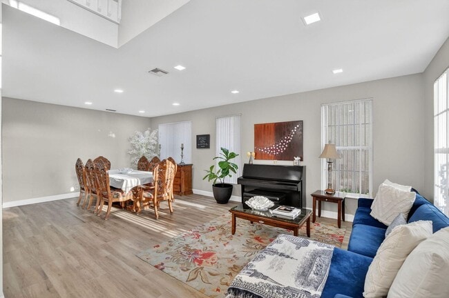Building Photo - 18280 Coral Isles Dr