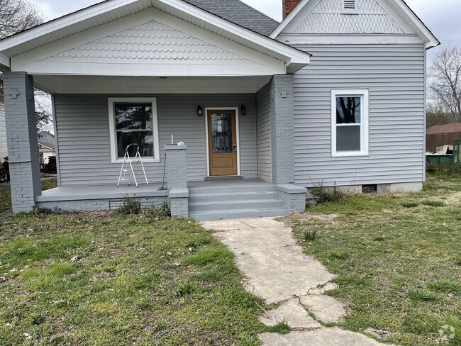 Building Photo - 219 E Springdale Ave