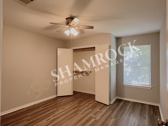 Building Photo - Cougar Ridge III Duplex