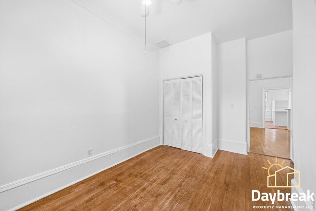 Building Photo - 112 E Anderson St