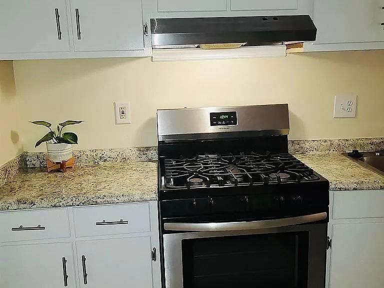 Building Photo - 3932 Cedar