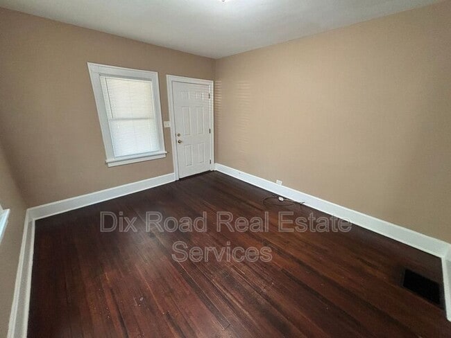 Building Photo - 1655 Howell Ave