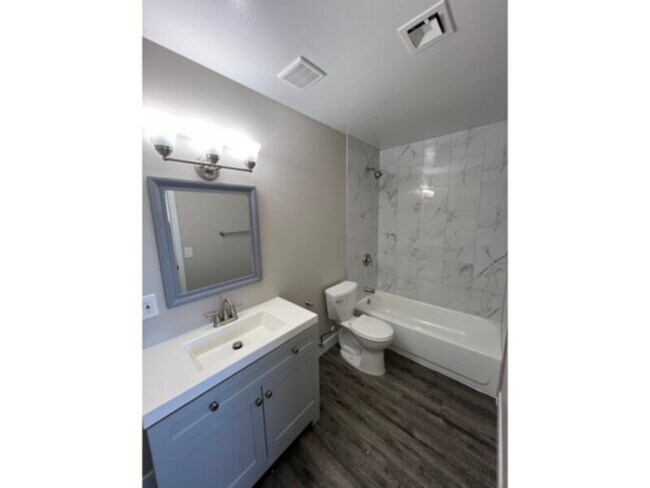 Building Photo - 3702 W Byers Pl