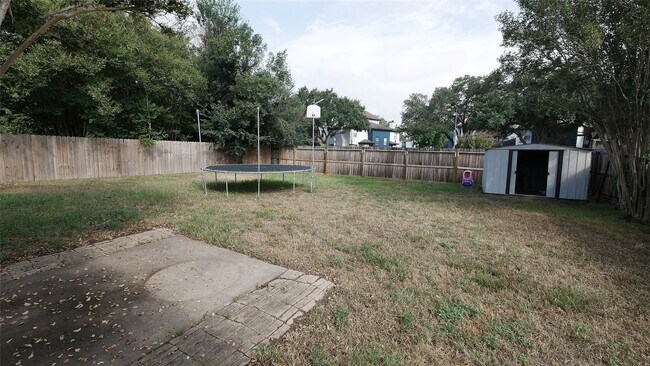 Building Photo - 22014 Grand Forks Dr