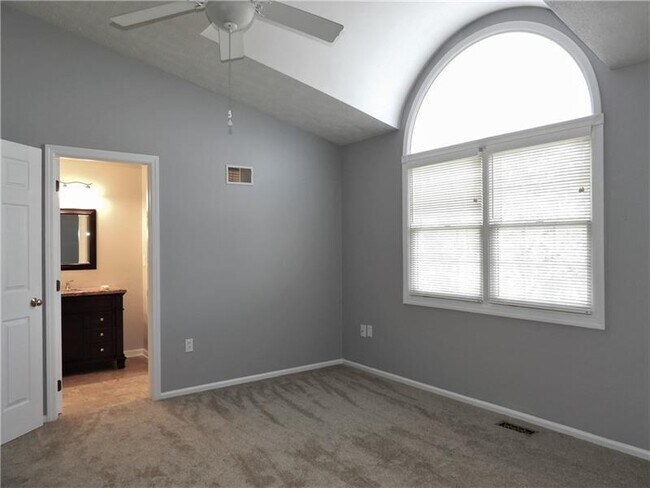 Building Photo - 2630 Birchwood Ln