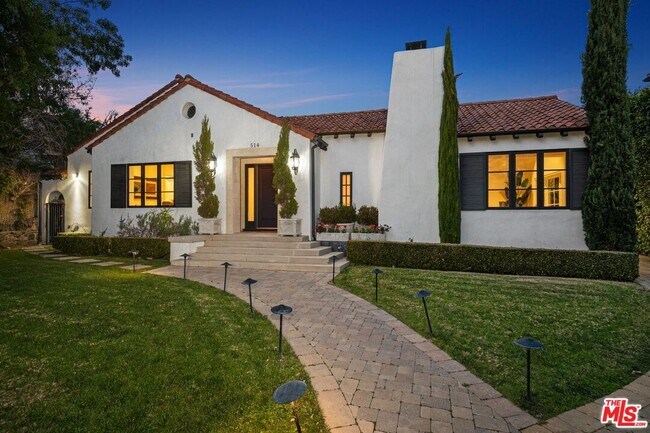 Building Photo - 514 Walden Dr