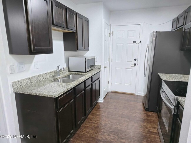 Building Photo - 9124 Adams Ave