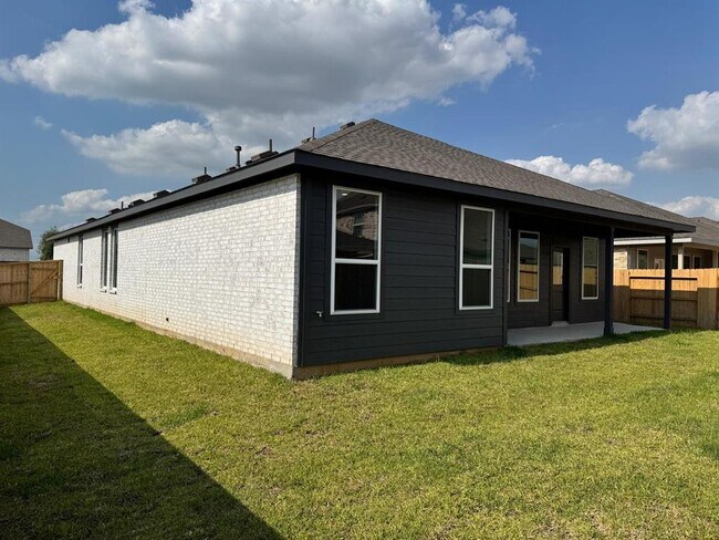 Building Photo - 26643 Prairie Smoke Ln