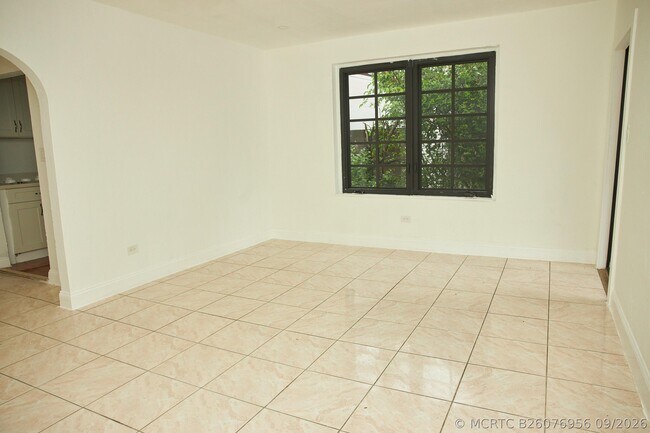 Building Photo - 25 NE 43rd St