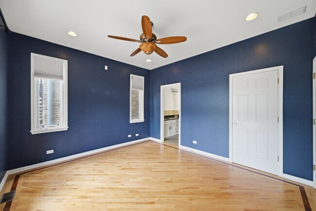 Building Photo - Beautiful and Spacious 2 bedroom, 2 Bathroom Located