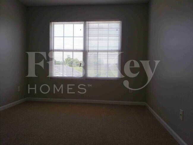 Building Photo - 2140 Lauren Woods Dr