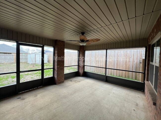 Building Photo - 4736 Frances St