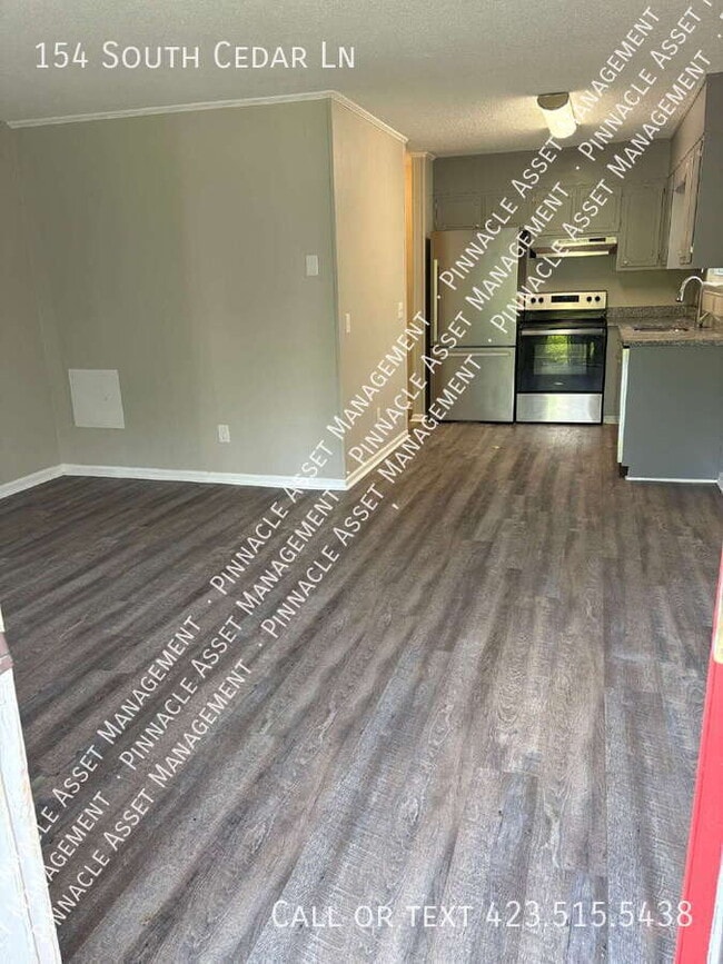 Building Photo - 154 S Cedar Ln