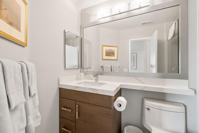 Building Photo - 78179 Crimson Ct