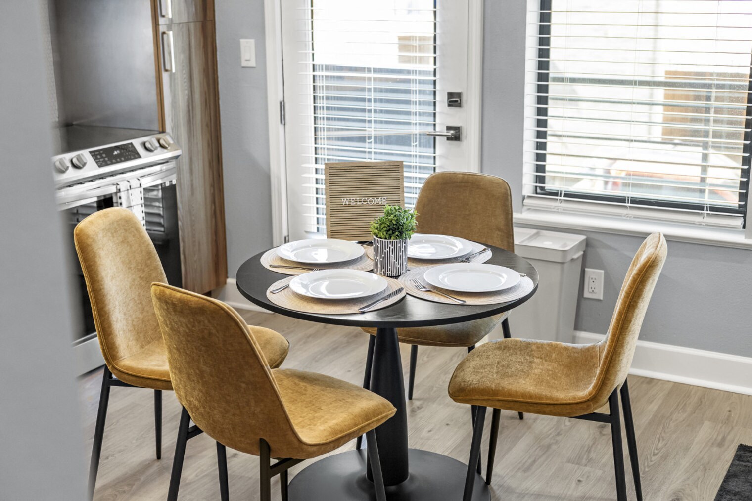 Building Photo - 1812 Hickory St