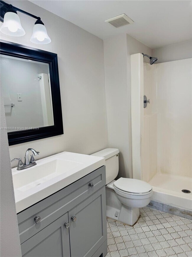 Building Photo - 13499 Biscayne Blvd