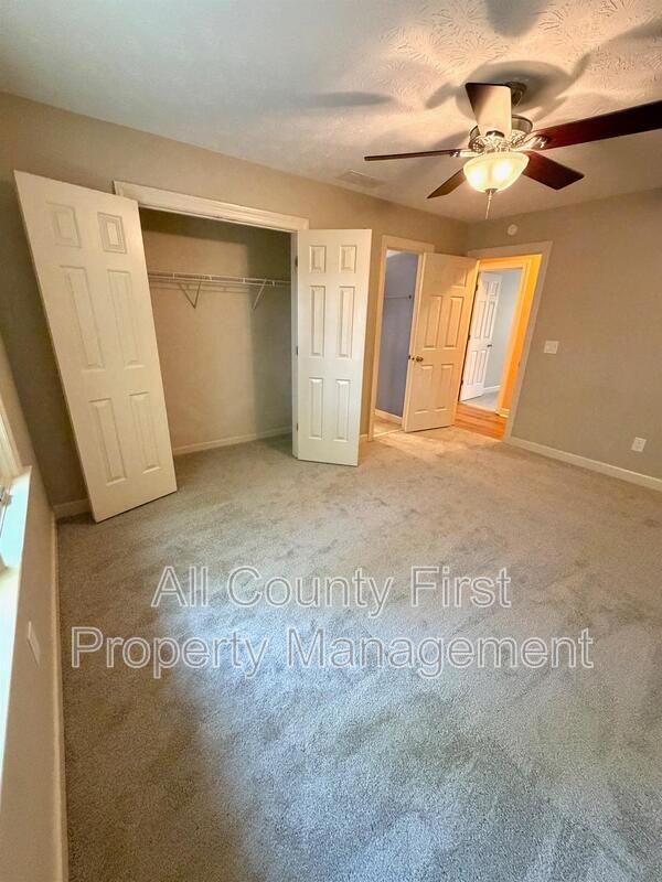 Building Photo - 2438 Kings Arms Dr