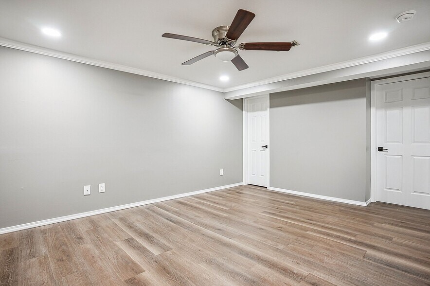 Building Photo - 4841 Stoneybrook Blvd