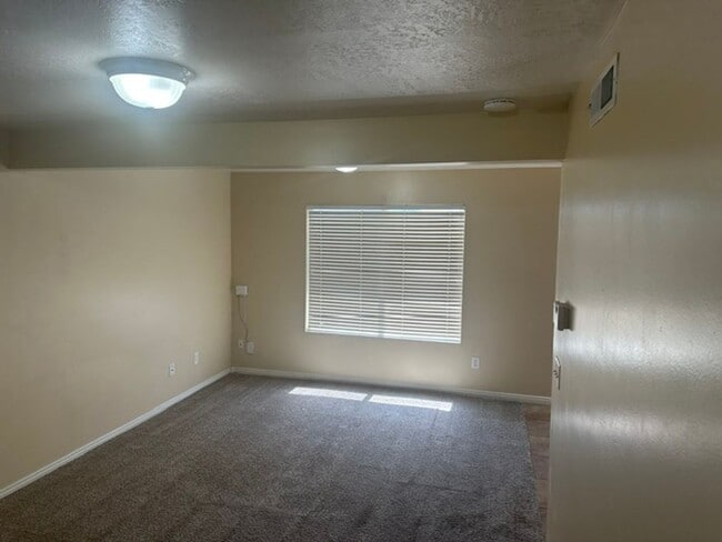 Building Photo - 149 Savannah Ln
