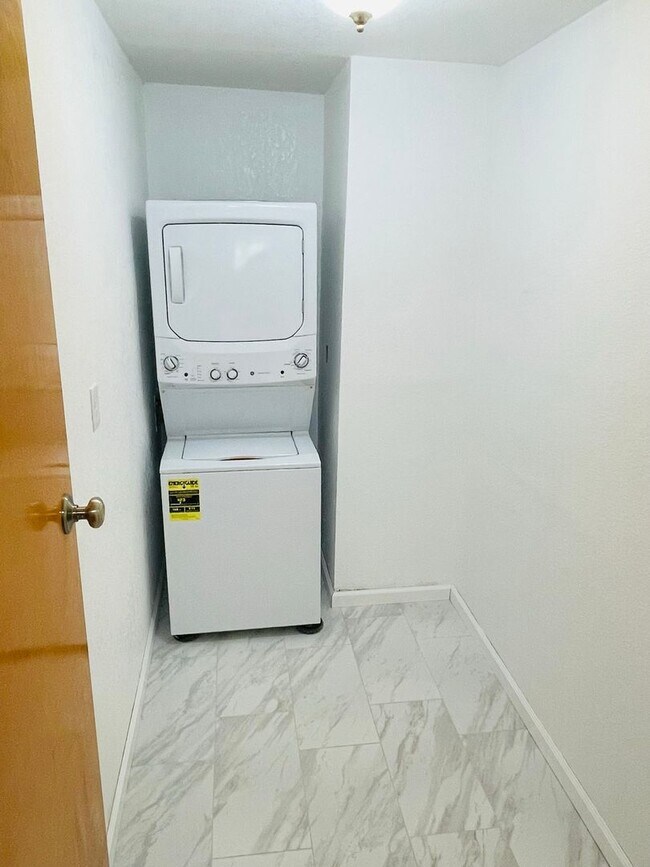 Building Photo - 3151 Rubicon Way