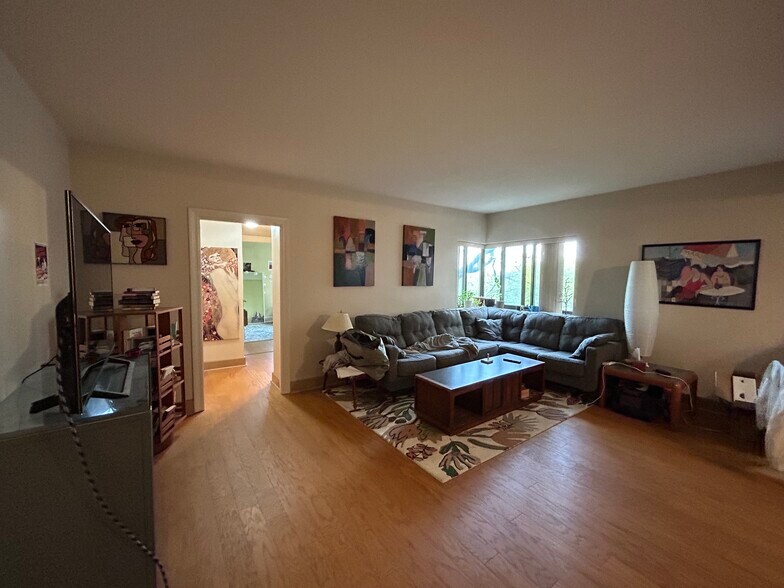 Building Photo - 5056 N Marine Dr