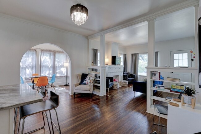 Primary Photo - Fully Furnished in Owen Park!