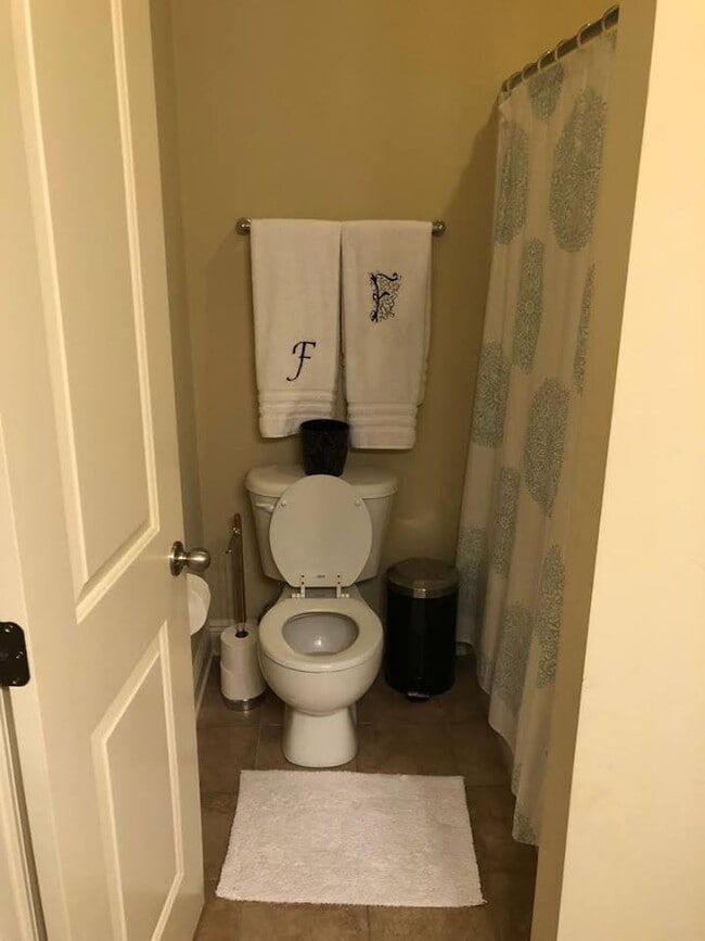 Building Photo - Charming 3 Bedroom 2 bath cottage